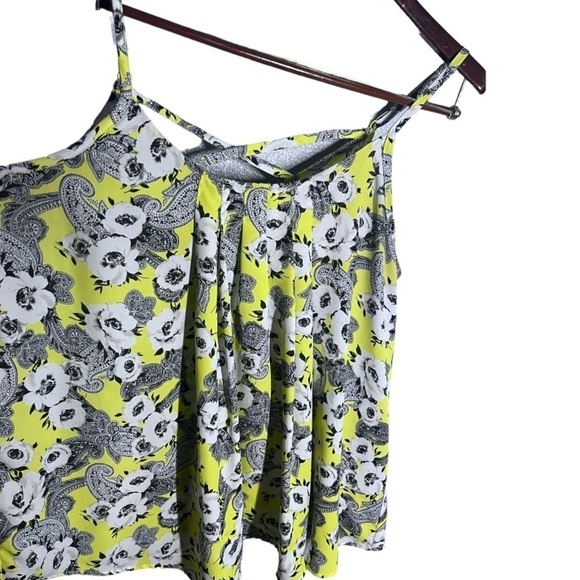 EUC Torrid Neon Yellow Paisley and Floral Blouse 1X - Picture 5 of 8